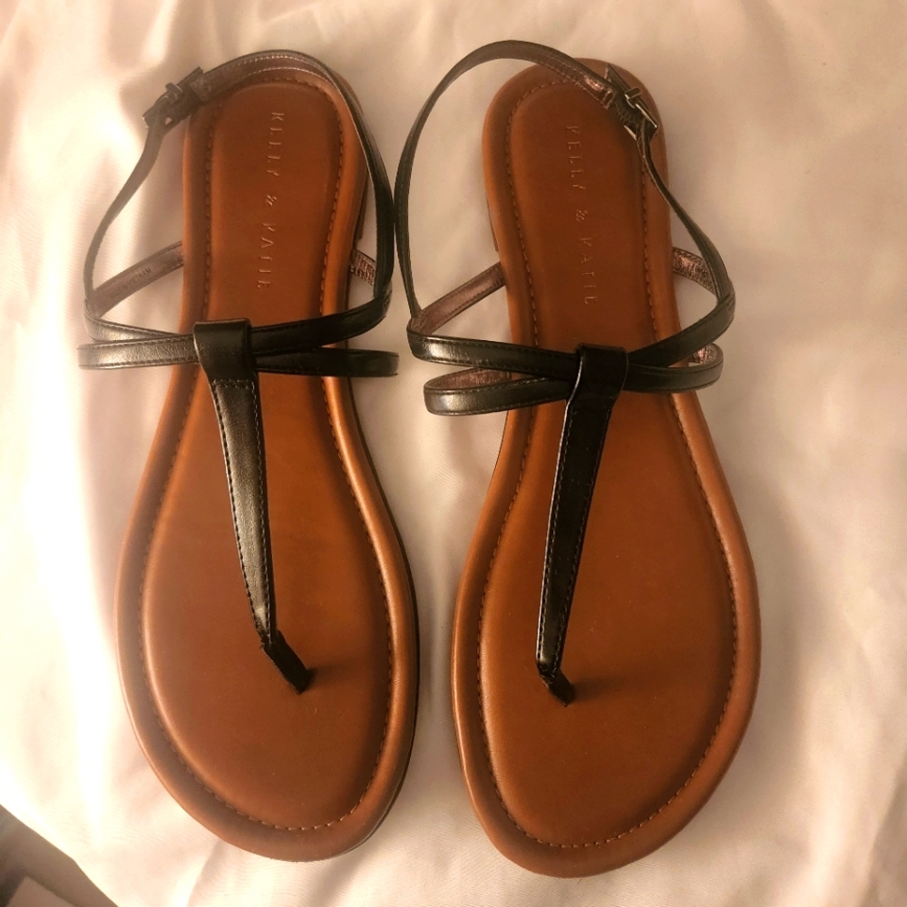 Kelly & Katie Black Thong Sandals Sz 11